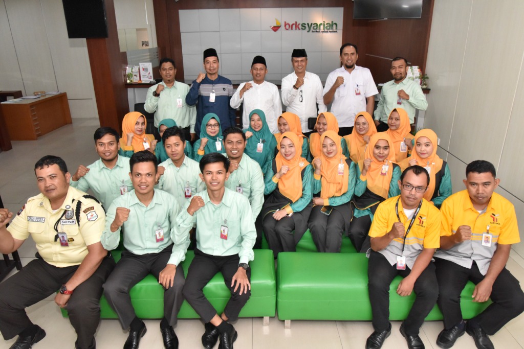 Kunker_ke_Karimun,_Direksi_BRK_Syariah_Lanjutkan_Safari_Ramadan_Bersama_Pemprov_Kepri_dan_Berikan_Bantuan_CSR_2